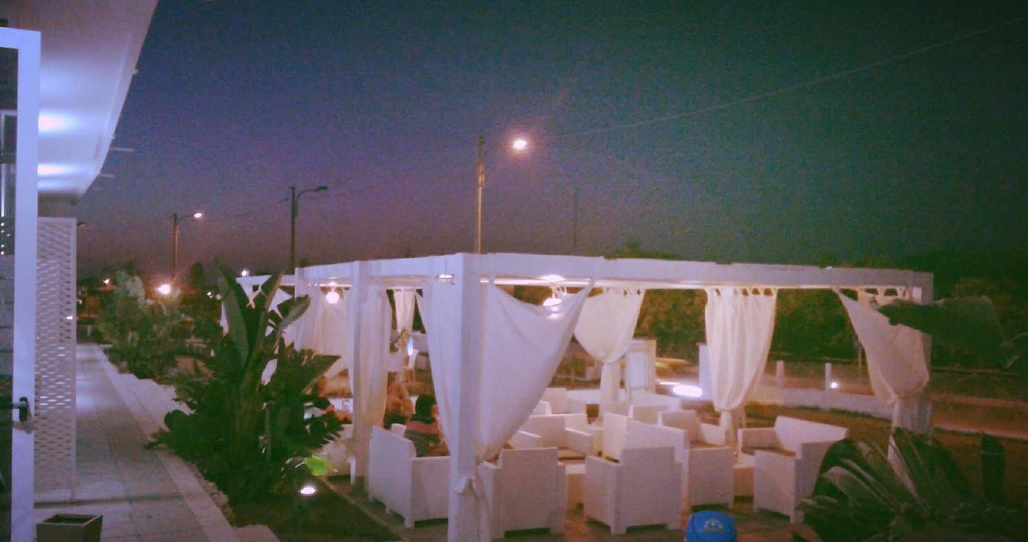 Oasis Park Hotel Torre dell'Orso Eksteriør bilde